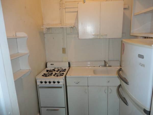 616 Madison Ave #2R - Photo 3 of 5