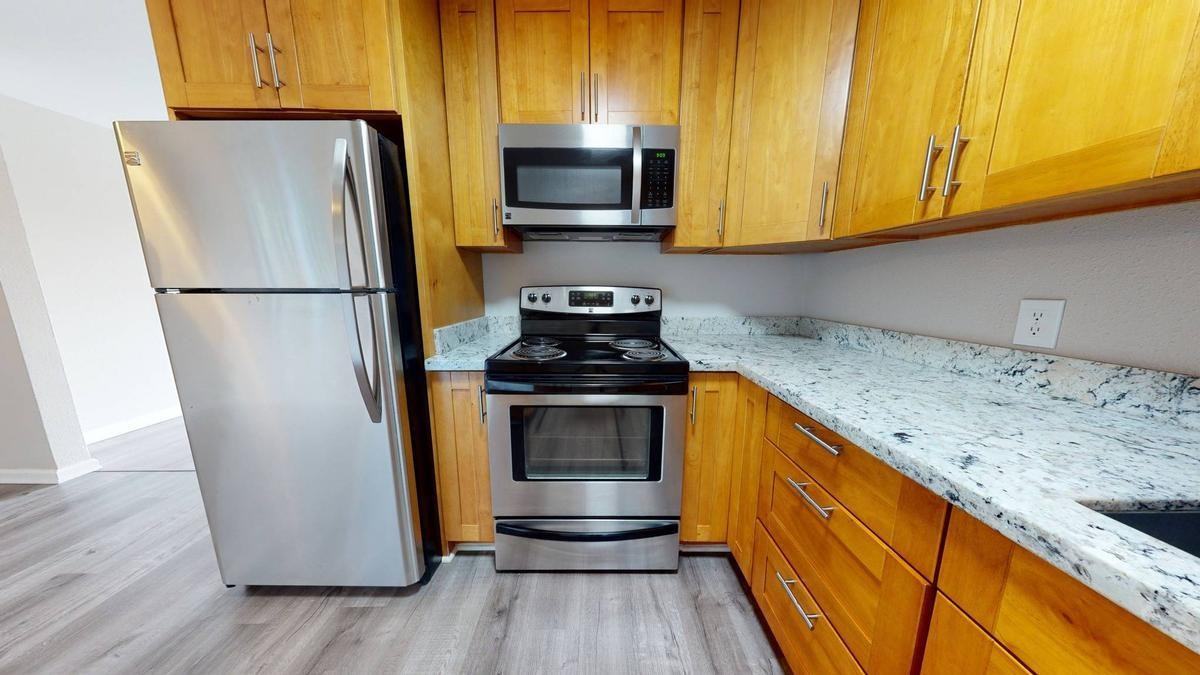 301 Fairgrounds Dr - Photo 7 of 20