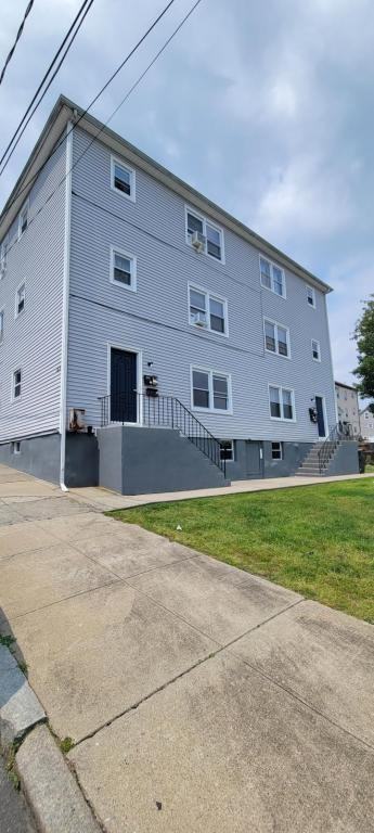 183 Lowell St - Photo 6 of 6