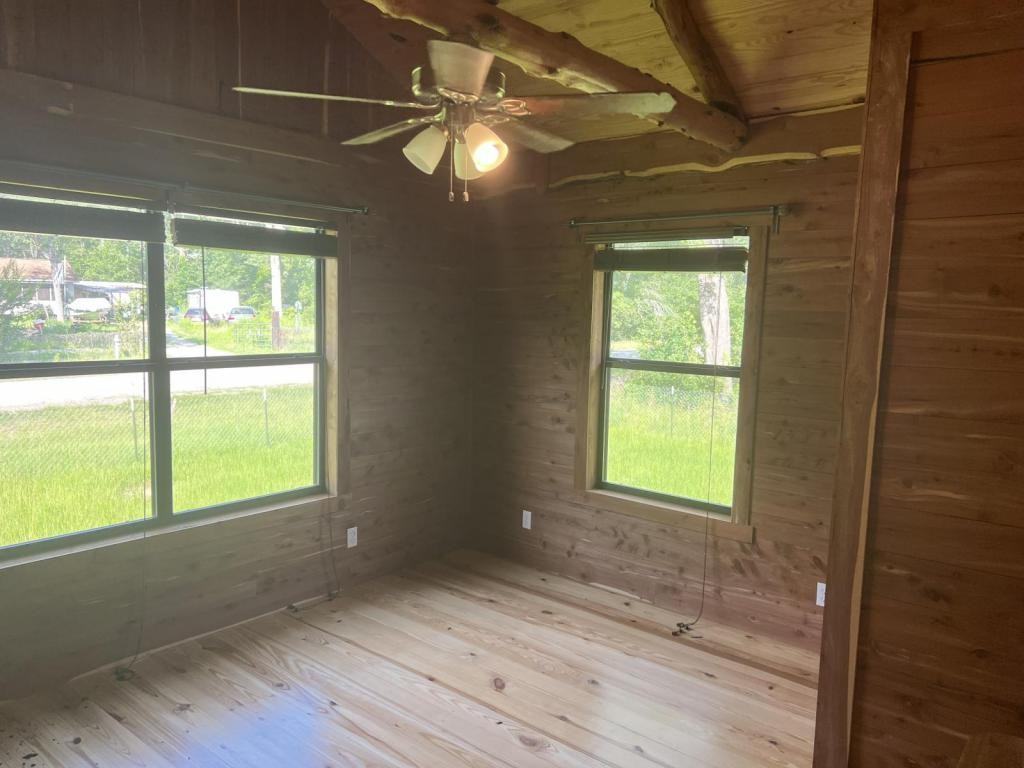 313 N Berry Rdg - Photo 3 of 5