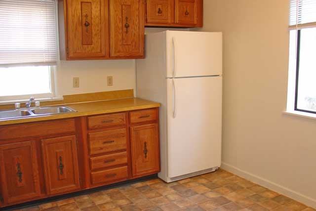 609 Howard Ave #4 - Photo 3 of 8