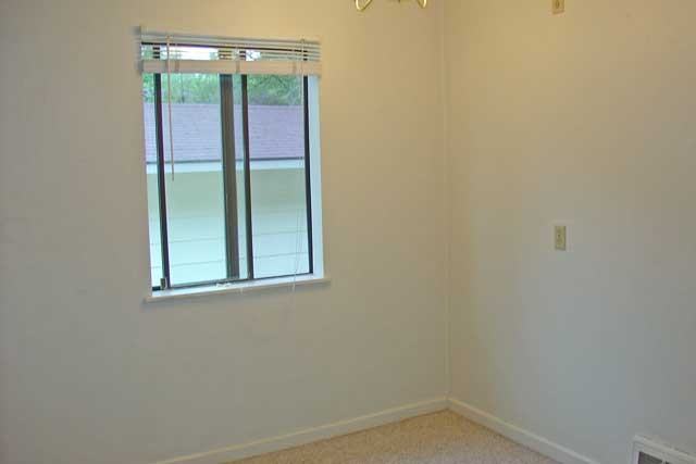 609 Howard Ave #4 - Photo 5 of 8