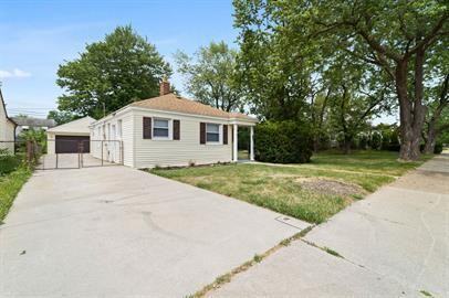 13348 Helen St - Photo 2 of 12