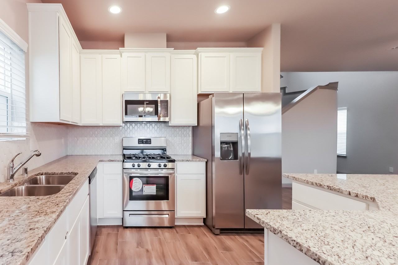 7915 Cypress Country Dr - Photo 6 of 22