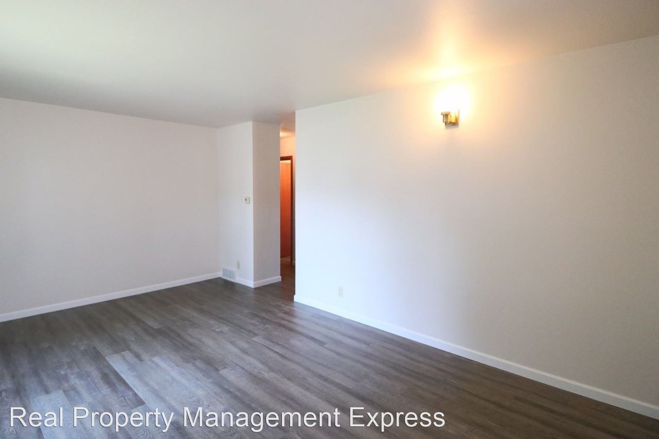 1117 N Summit Ave - Photo 3 of 27