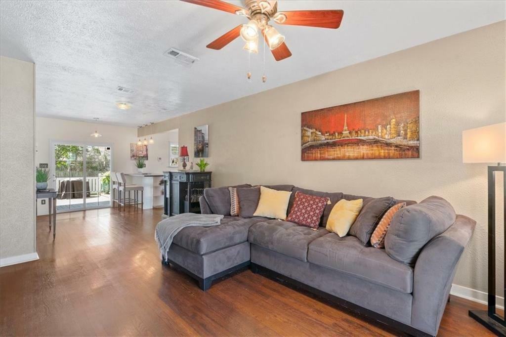 5712 Avenue D - Photo 2 of 35