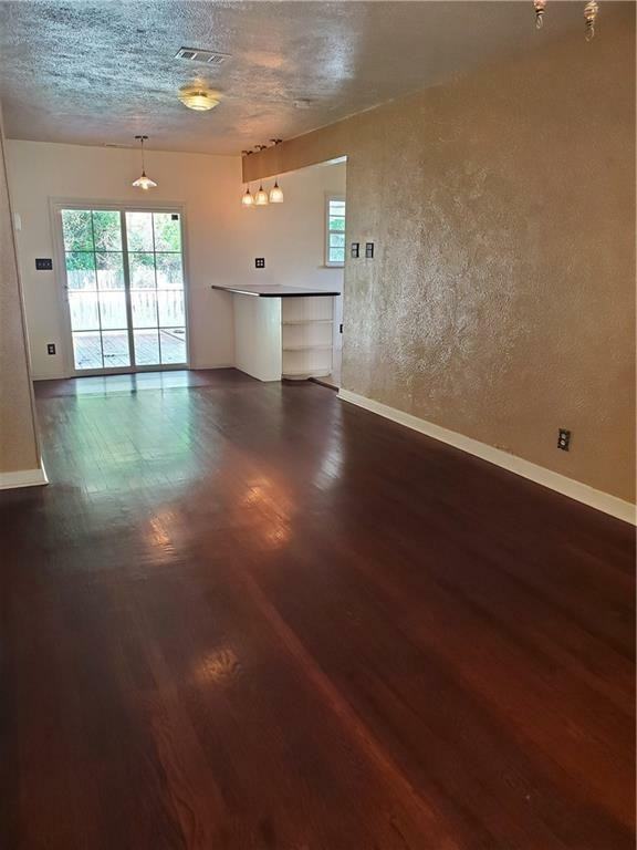 5712 Avenue D - Photo 3 of 35