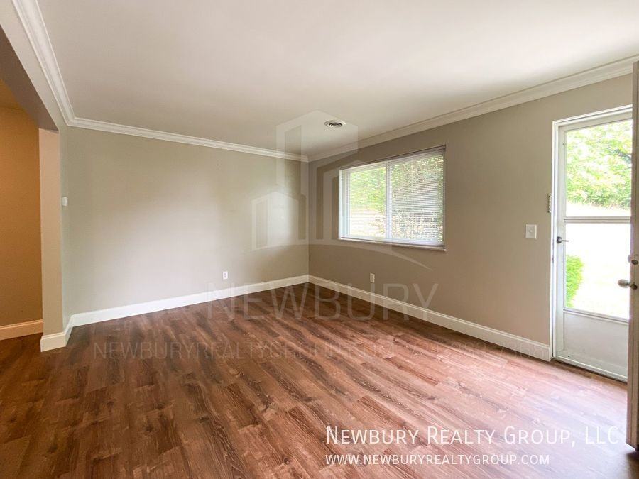 108D Saint Andrews Dr - Photo 2 of 19