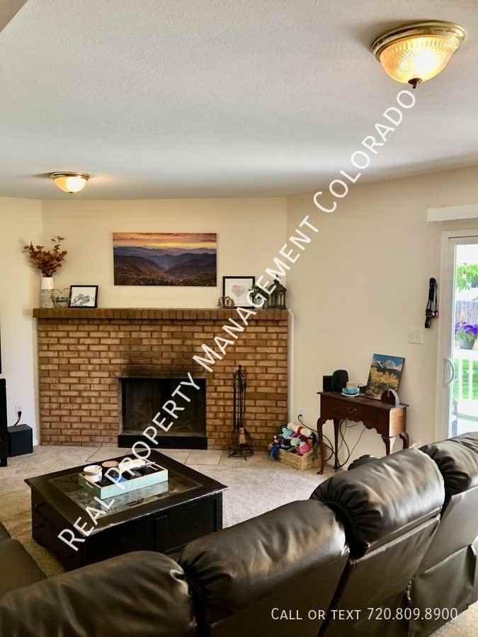 3130 Meadowlark Ave - Photo 2 of 14