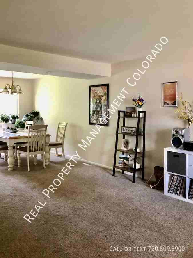 3130 Meadowlark Ave - Photo 3 of 14