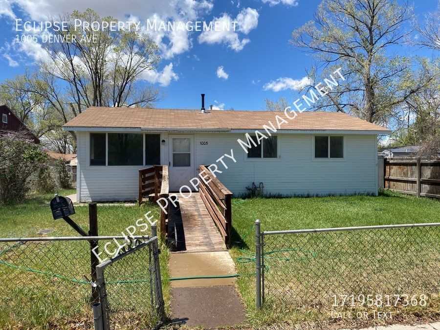 1005 Denver Ave - Photo 2 of 19