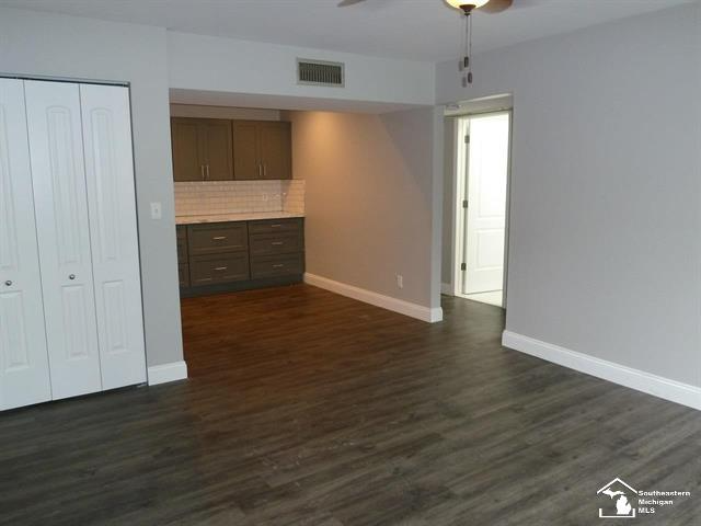 3901 Fort St #108 - Photo 2 of 12