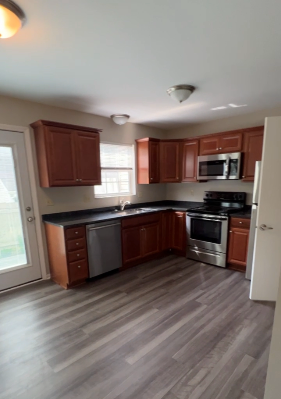 7859 Meadowhaven Blvd - Photo 2 of 26