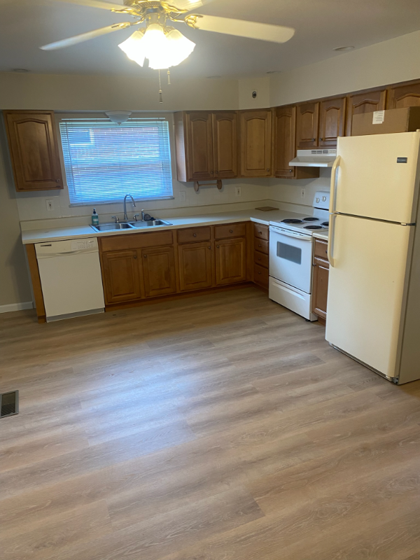 10140 Buffton Dr - Photo 2 of 4