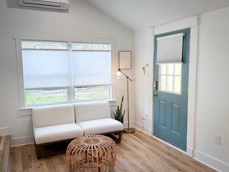 207 W Elliott St - Photo 3 of 23