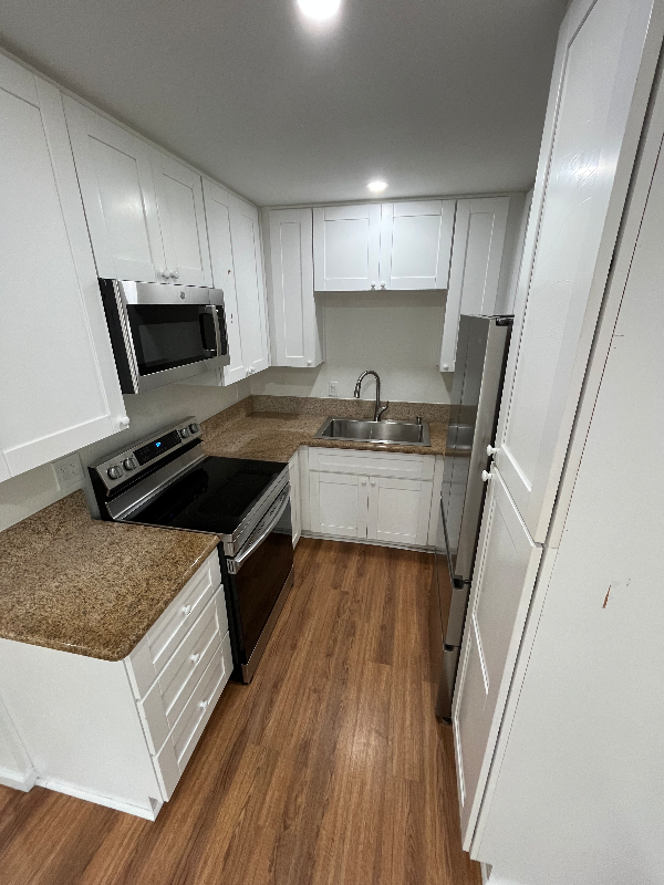 3911 Oregon St #5 - Photo 6 of 11