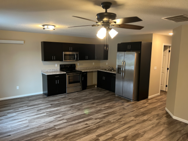 300 W Tracy Rd - Photo 2 of 4