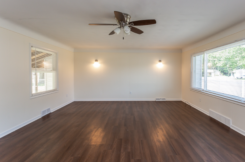 4017 Crary Dr - Photo 2 of 14
