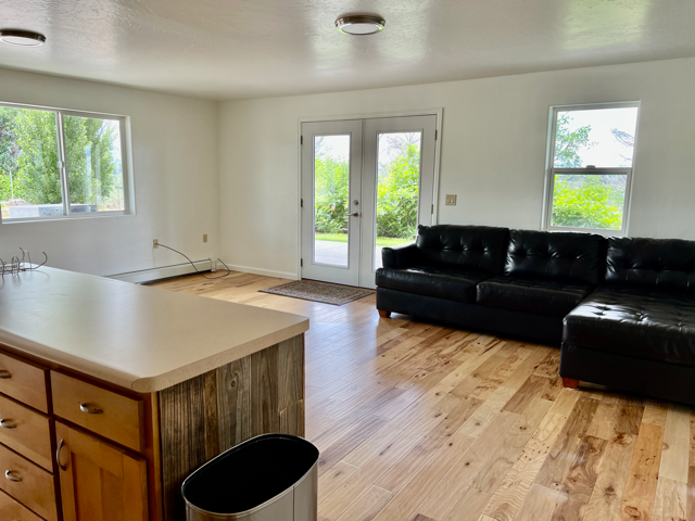 901 Leon St - Photo 2 of 11