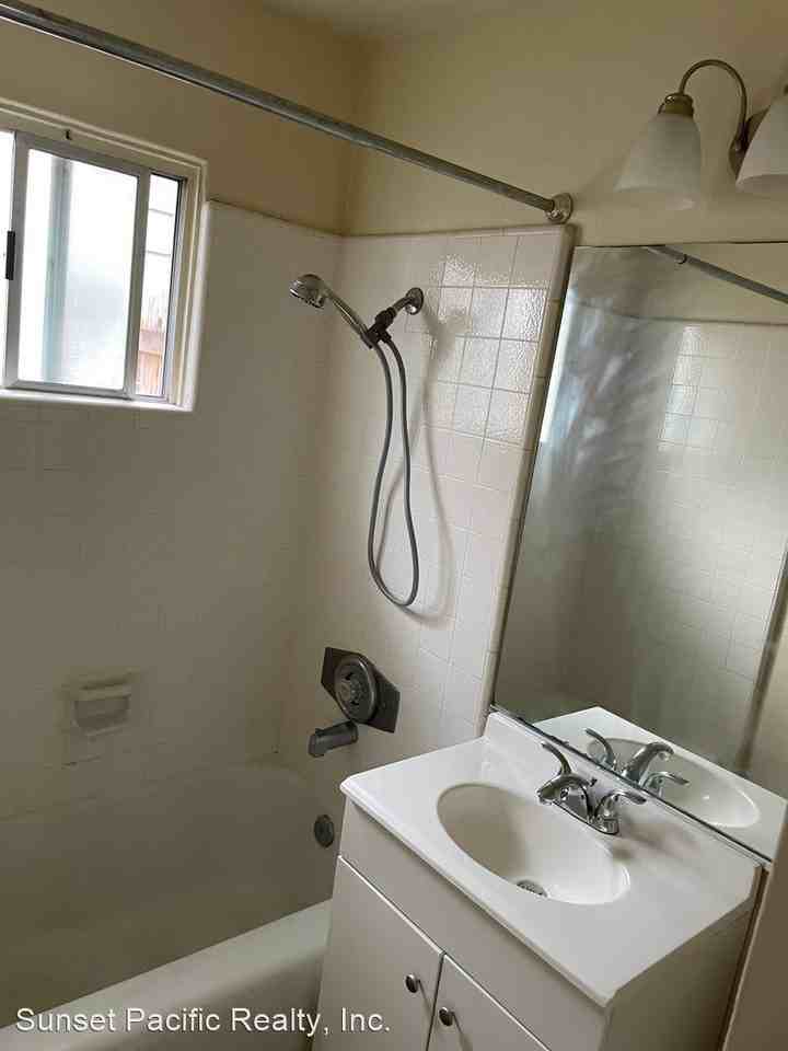 4837-4847 1/2 CORONADO AVENUE - Photo 3 of 9