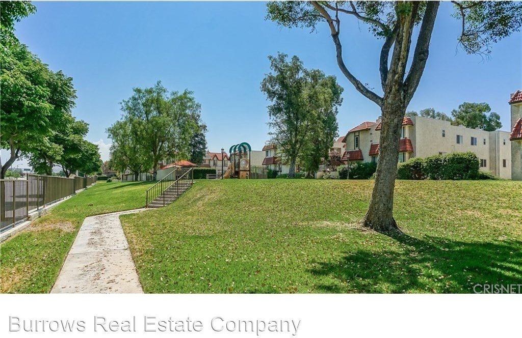 18031 River Cir #6 - Photo 3 of 18