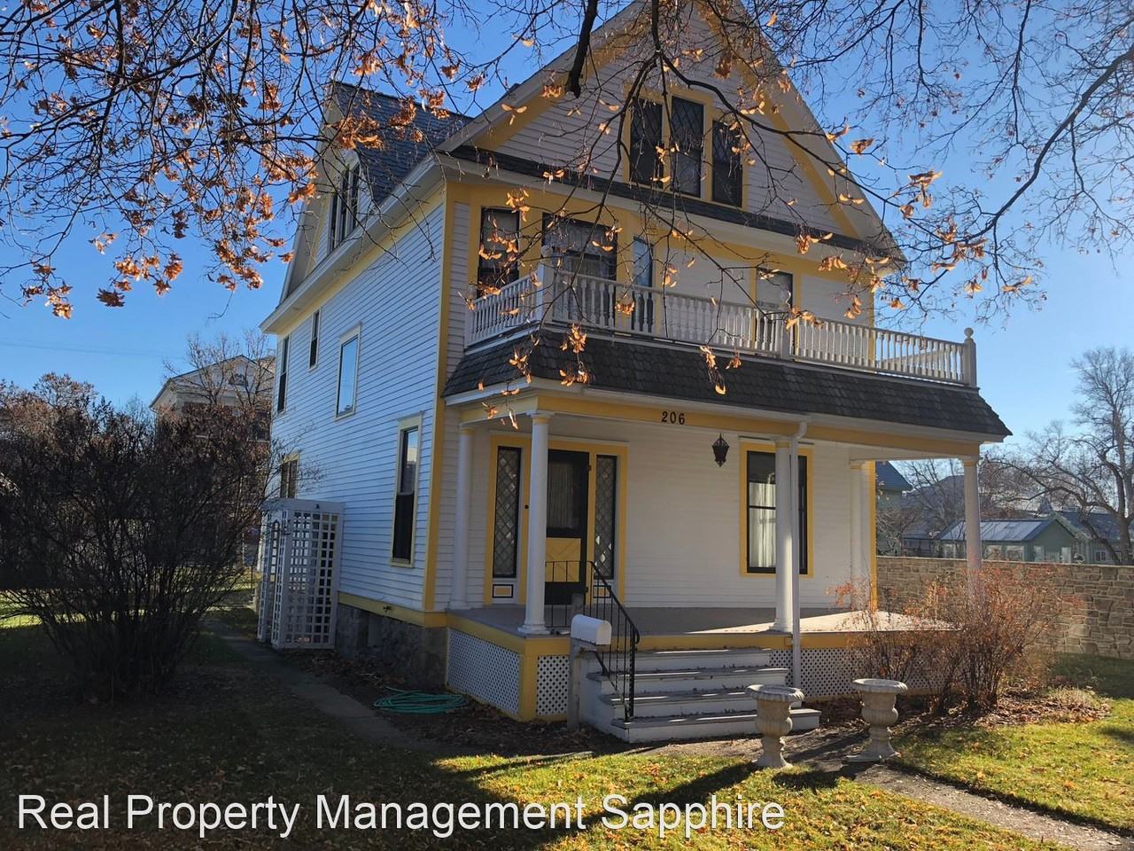 206 S 5th St - Photo 3 of 37