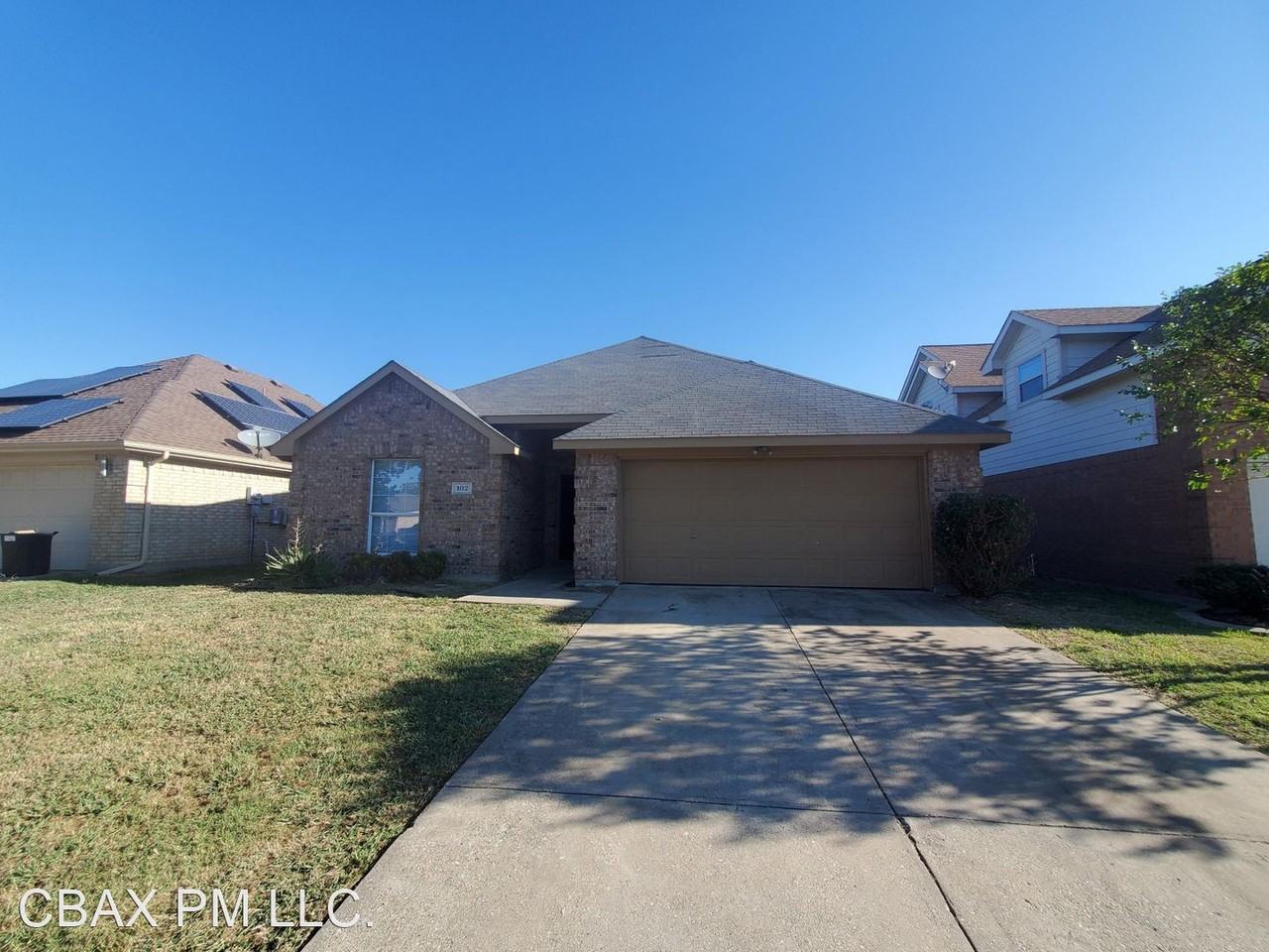 102 Kennedy Dr - Photo 3 of 19