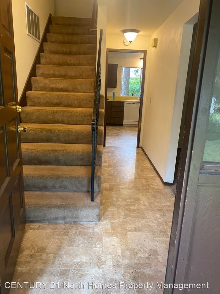 10734 126th Pl Ne - Photo 2 of 15