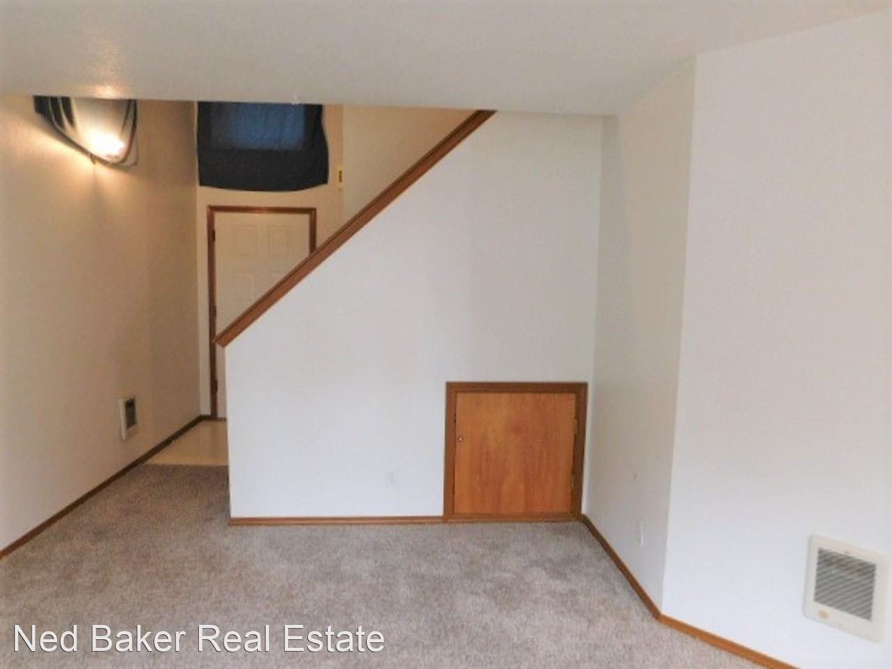 181 & 183 Delta Ct. N - Photo 3 of 23