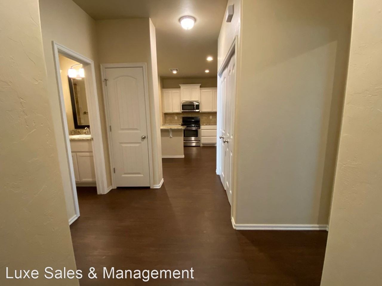 11207 Nw 114th St - Photo 3 of 29