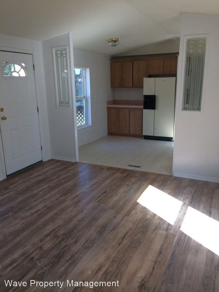 138 B St - Photo 3 of 10