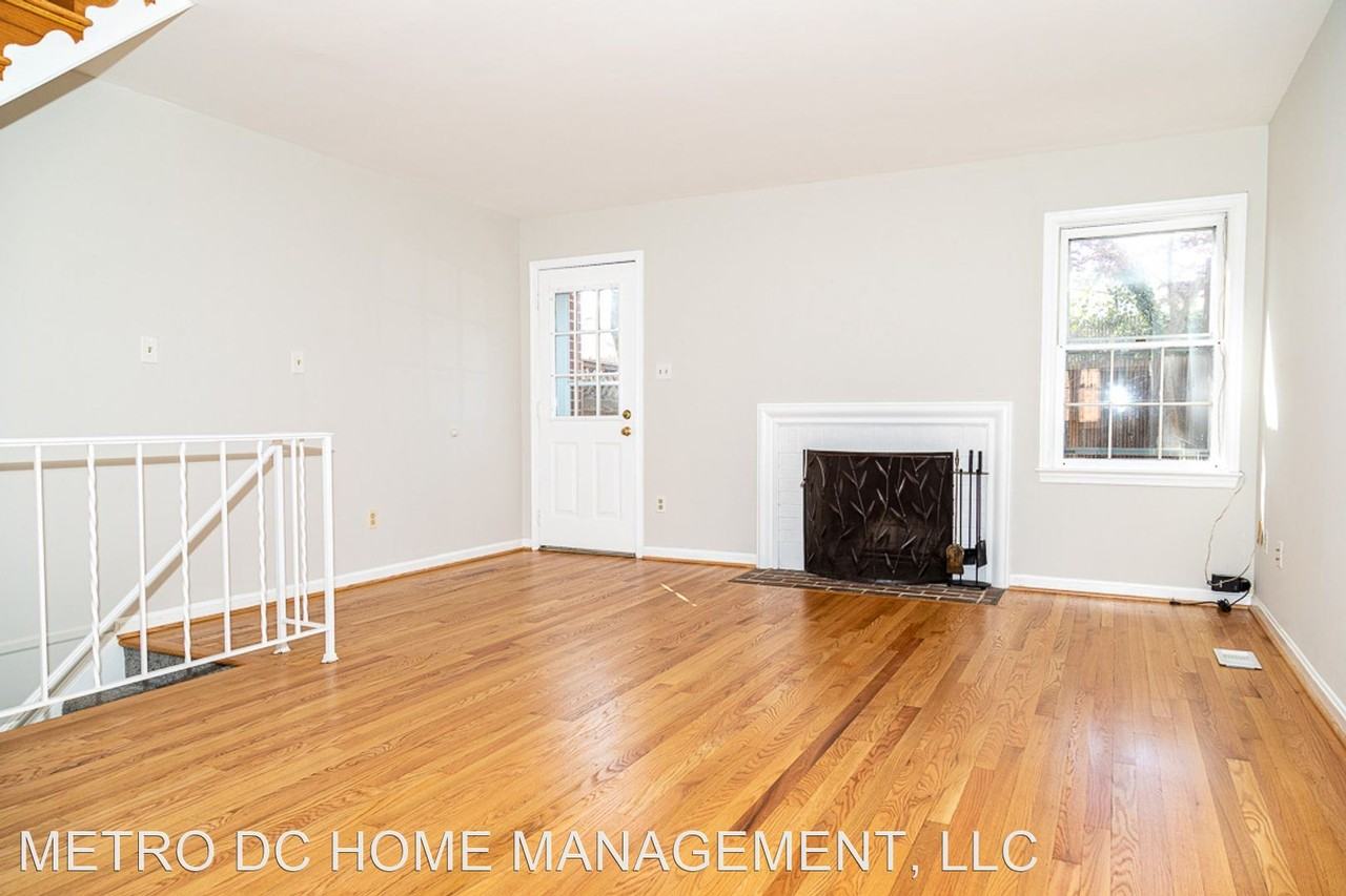 130 S Wise St - Photo 3 of 28