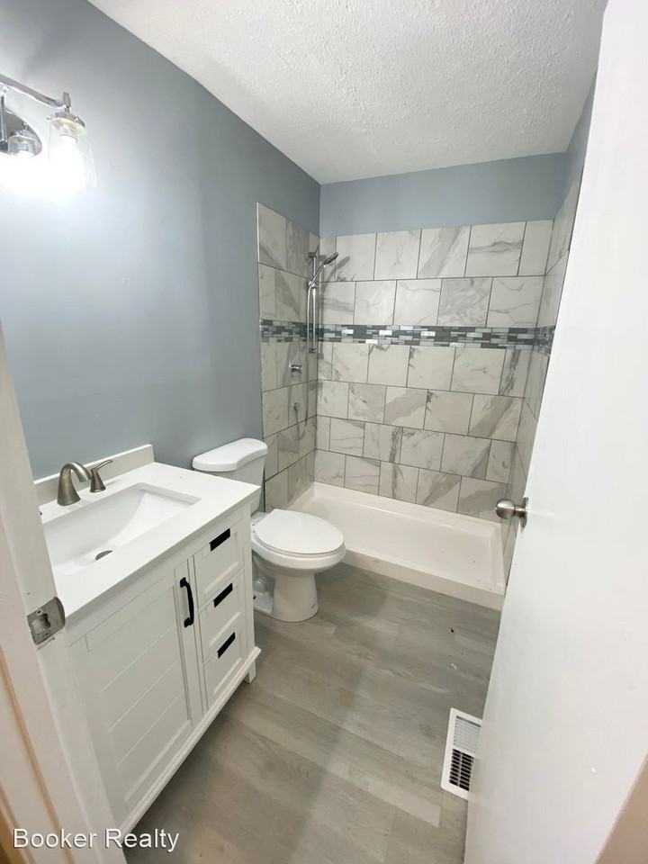 321 Beechwood Dr - Photo 2 of 9