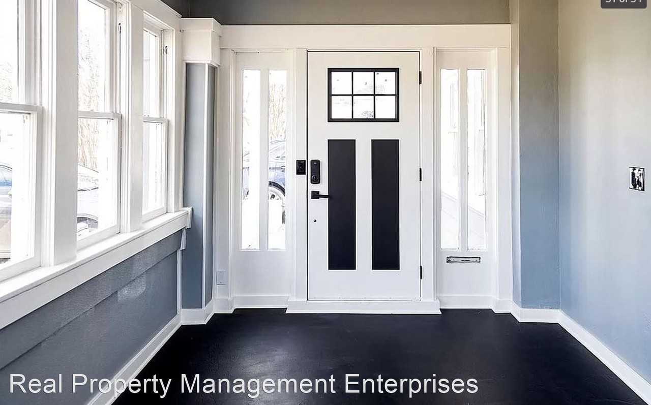 1724 Nw 34th St - Photo 3 of 33