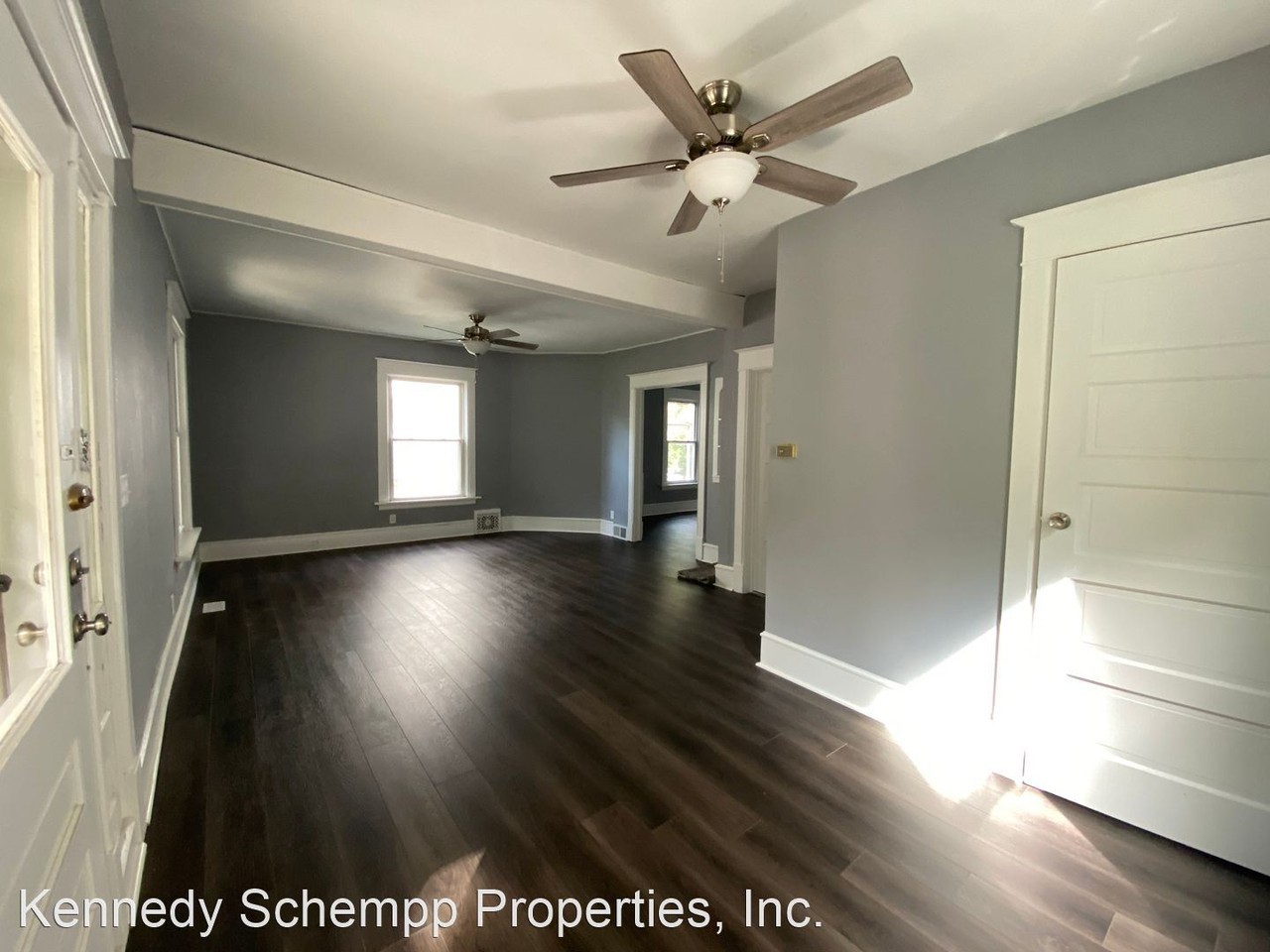 811 W Edwards Street - Photo 2 of 7