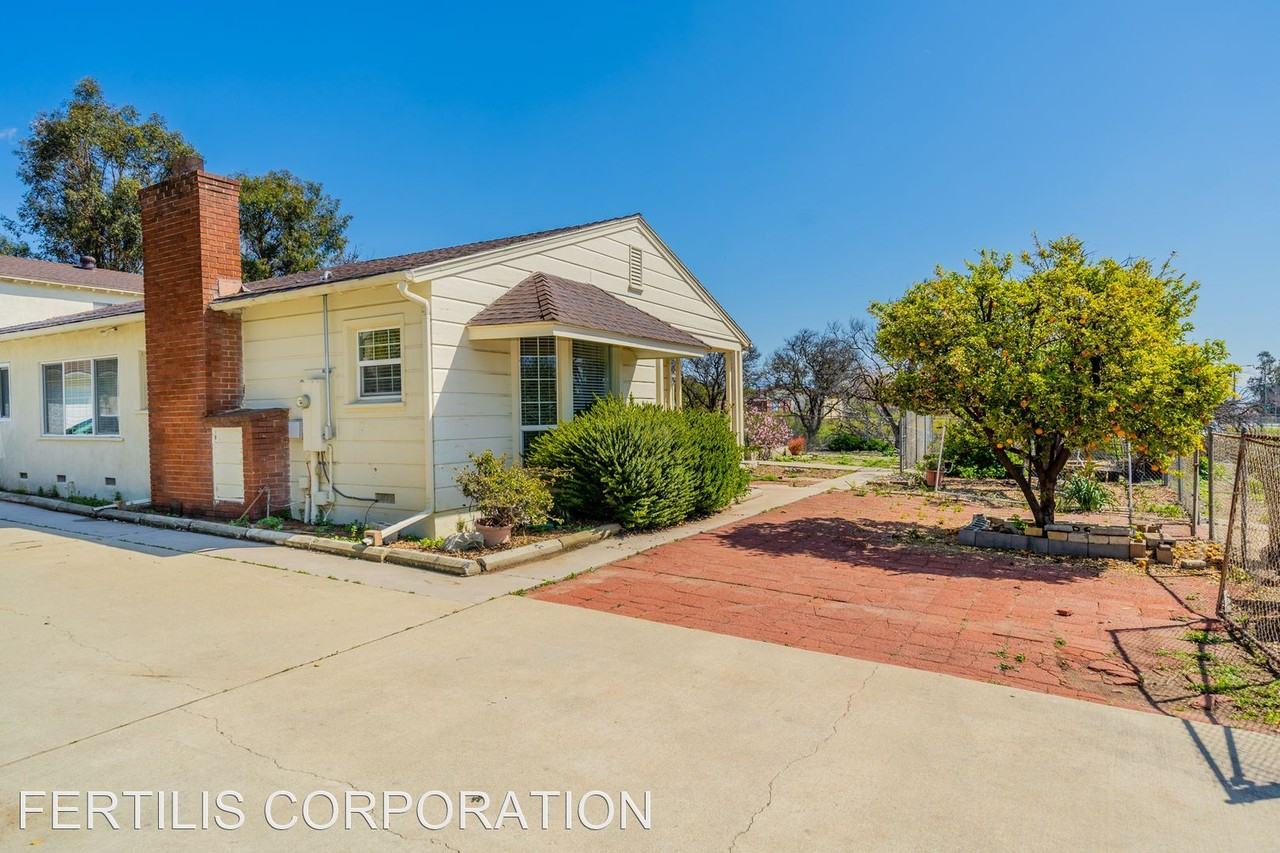 13204 Banyan St - Photo 2 of 46