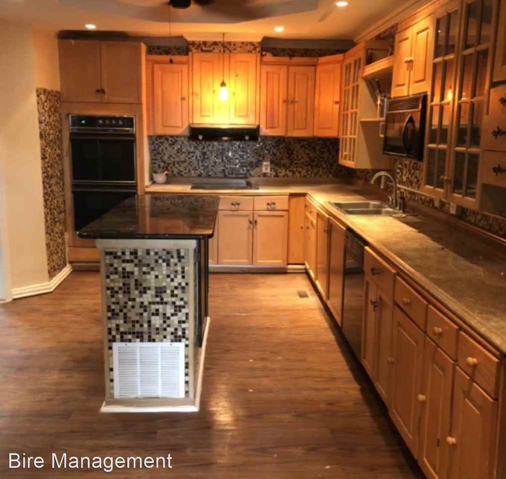 1510 N Smallwood St - Photo 2 of 9
