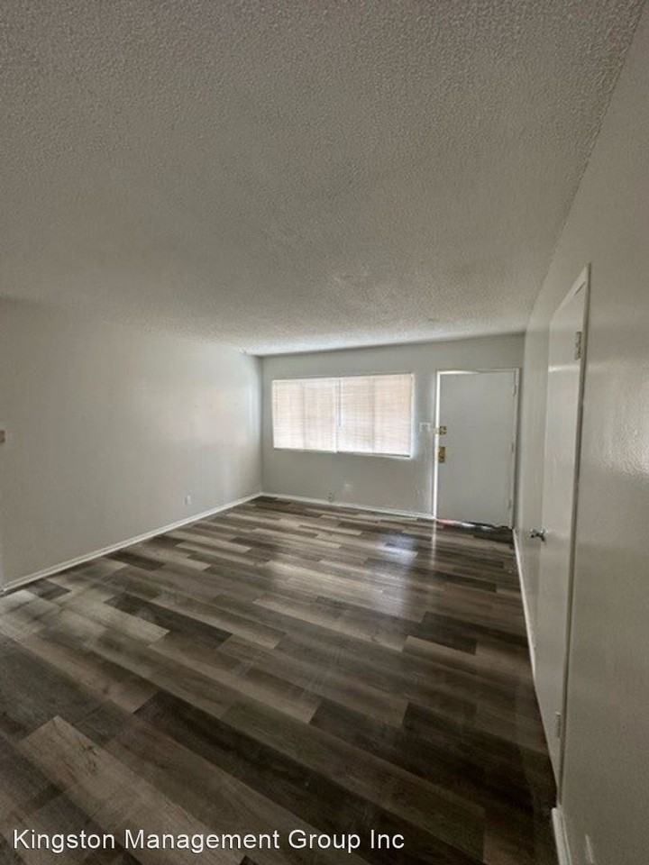 230 E. Ivy Avenue - Photo 3 of 9