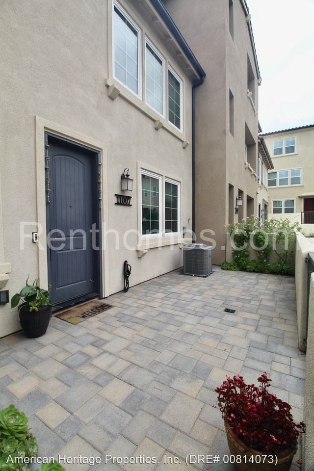 11007 Evelyn Way - Photo 2 of 44