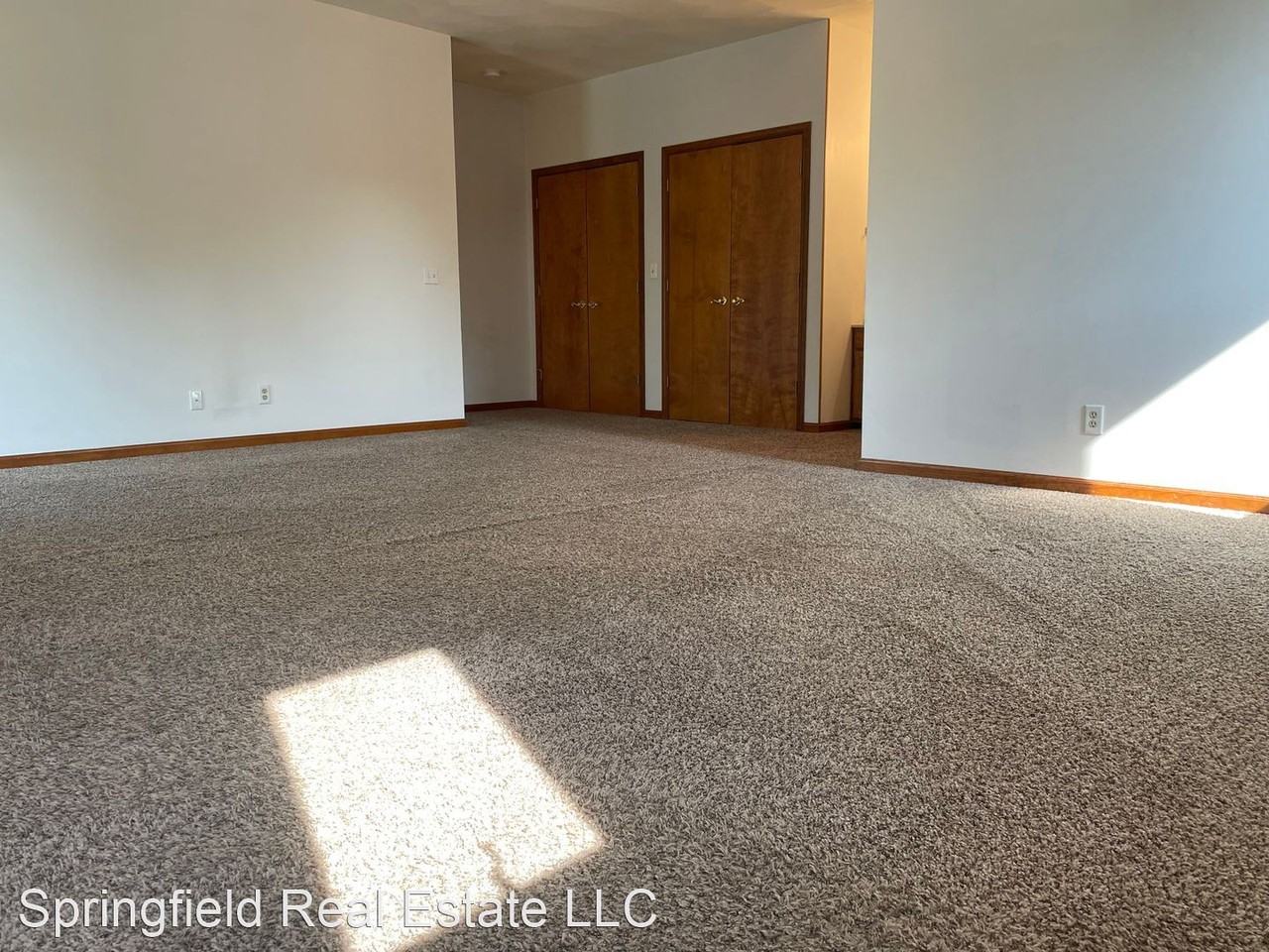 2530 Austin Dr - Photo 2 of 19