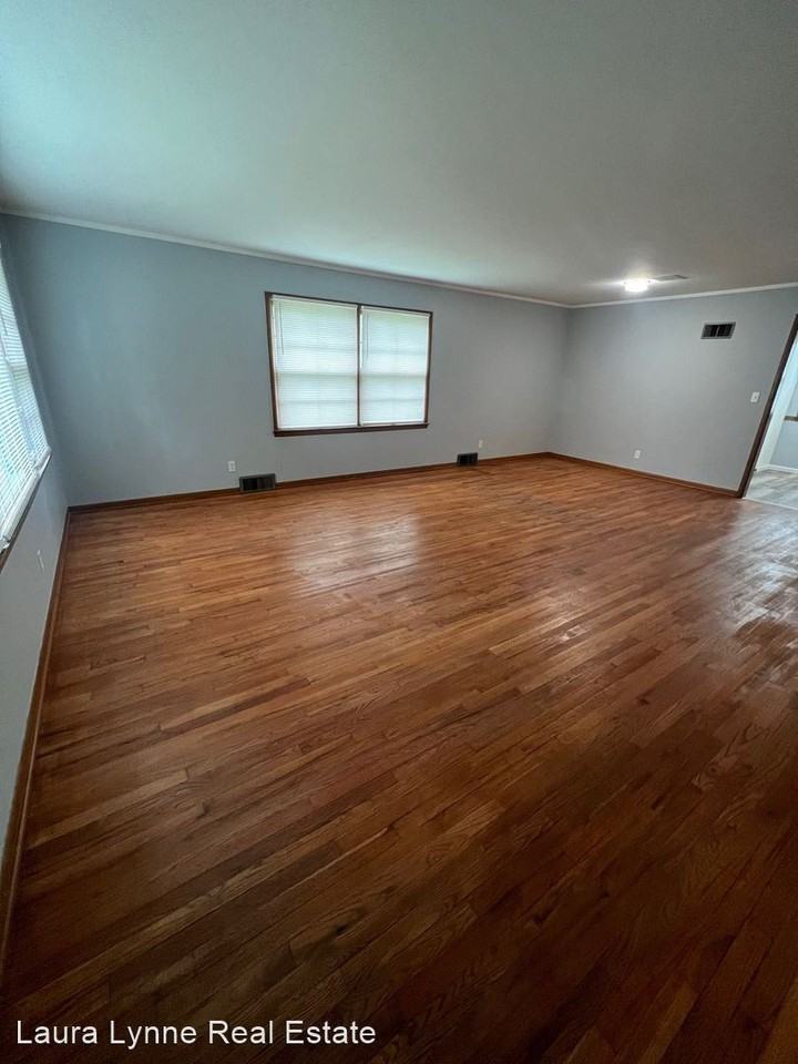 6634 Forest Ave - Photo 2 of 15