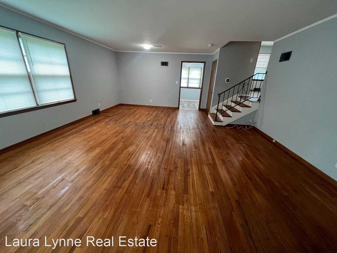 6634 Forest Ave - Photo 3 of 15