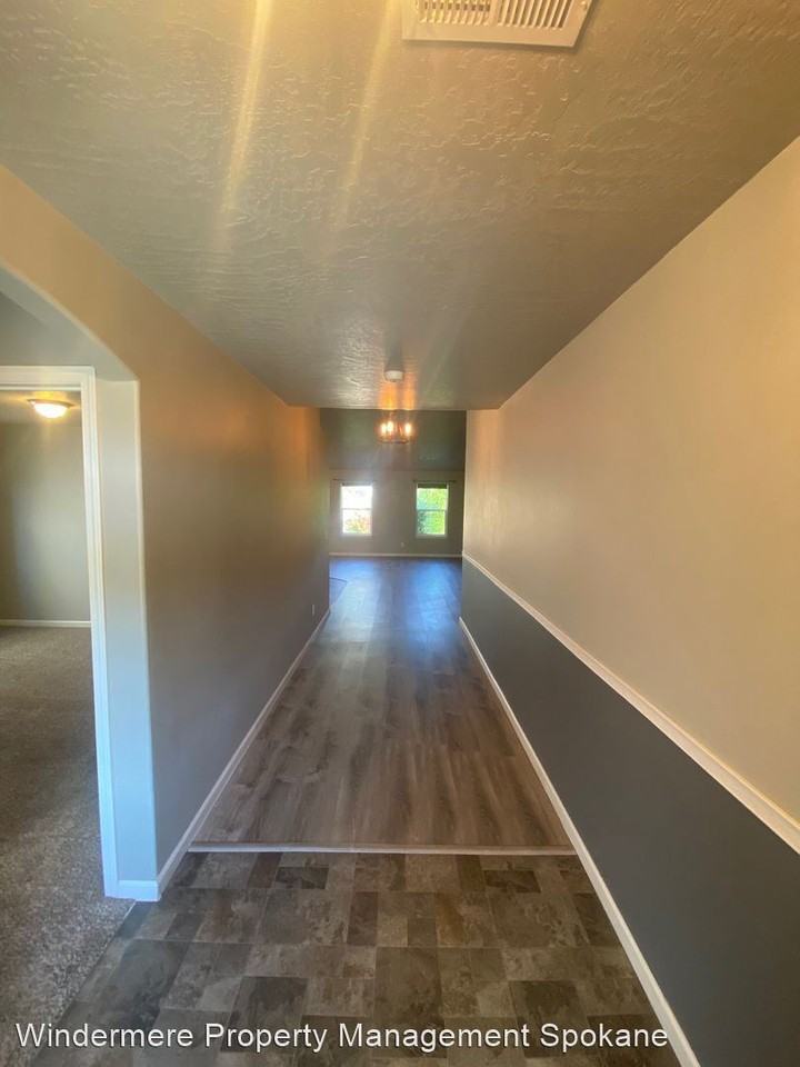 17204 N Nevada Ln - Photo 2 of 20