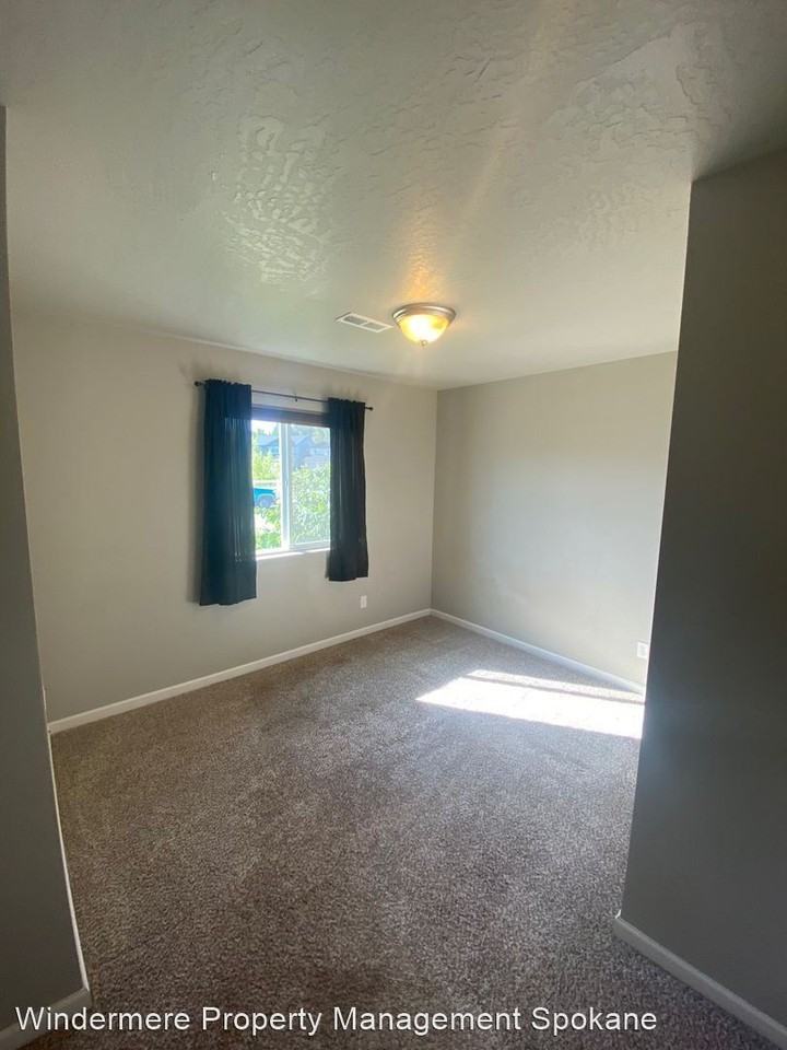 17204 N Nevada Ln - Photo 3 of 20