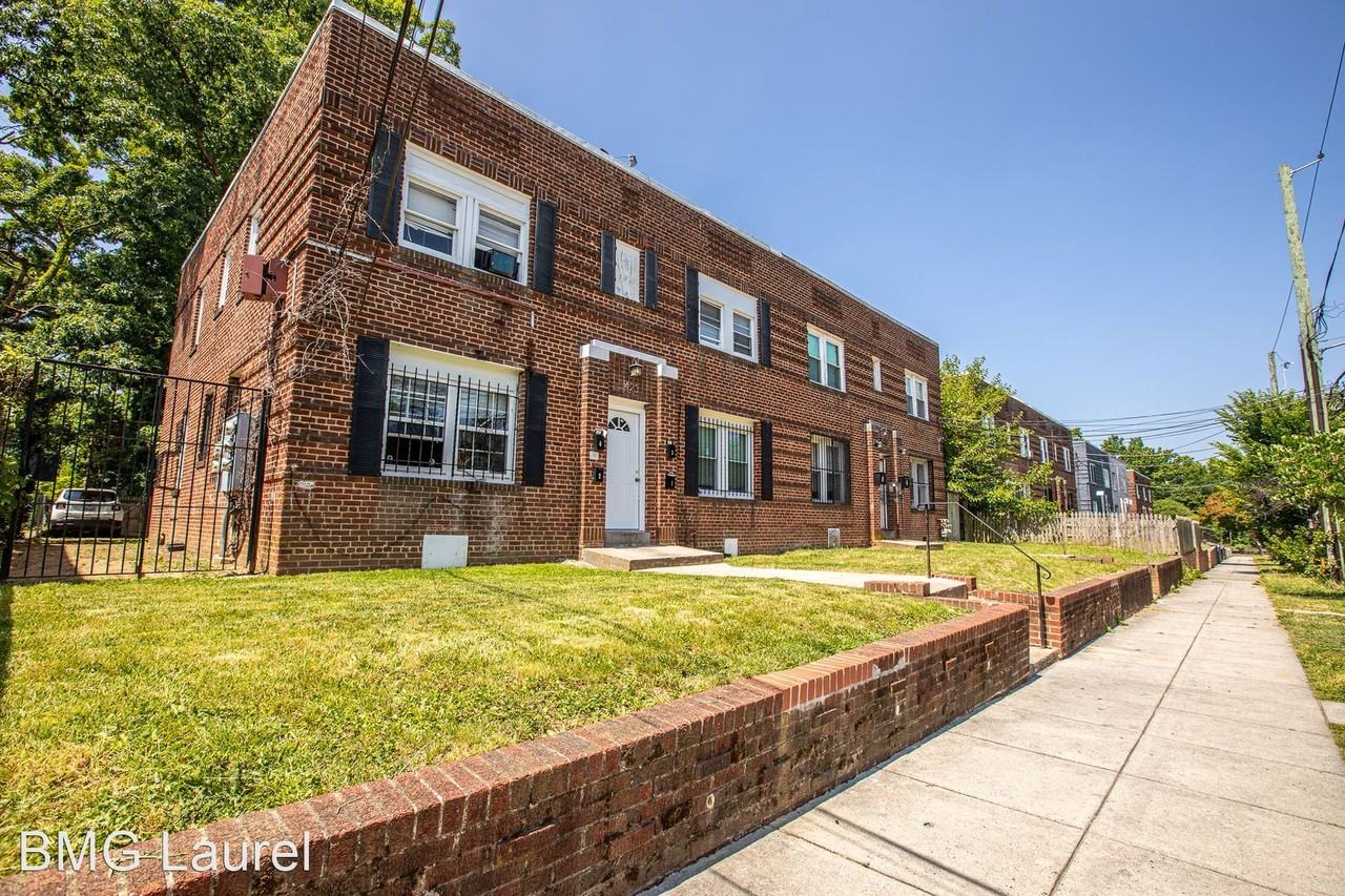 423 Mellon St SE - Photo 2 of 17