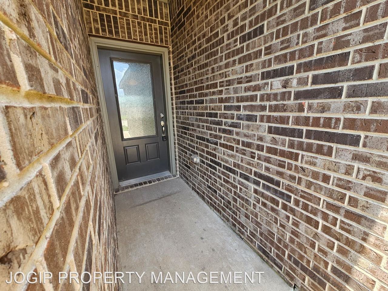 3109 Bowen St - Photo 2 of 37