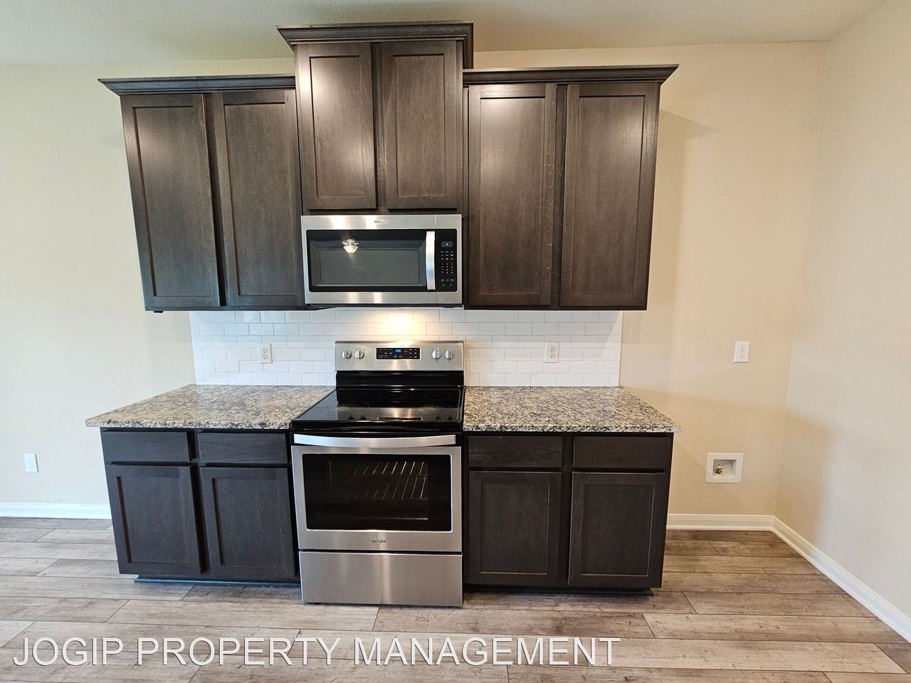 3109 Bowen St - Photo 3 of 37
