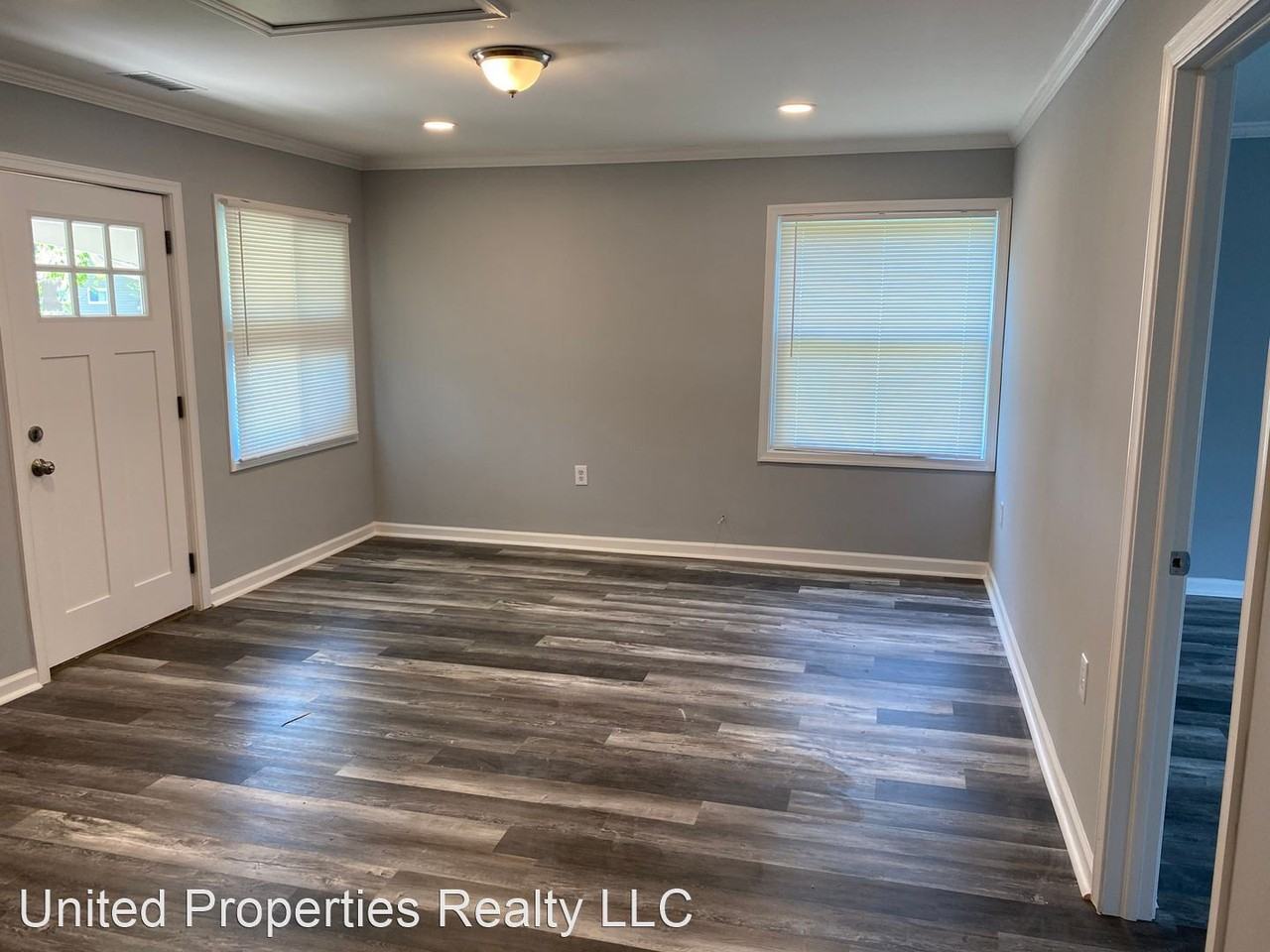 209 Indian Creek Dr - Photo 2 of 26