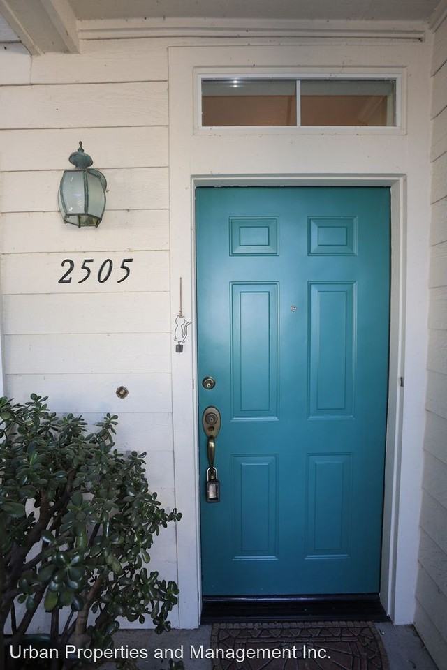 2505 Hastings Shore Ln - Photo 2 of 17