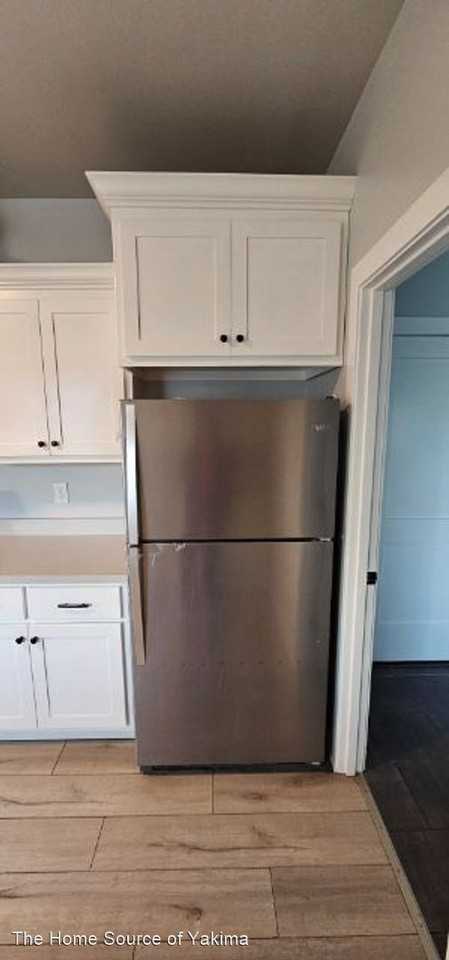 302 Satus Ave - Photo 2 of 38